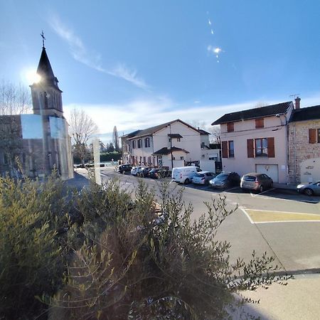 Hotel De La Place Loyettes Buitenkant foto